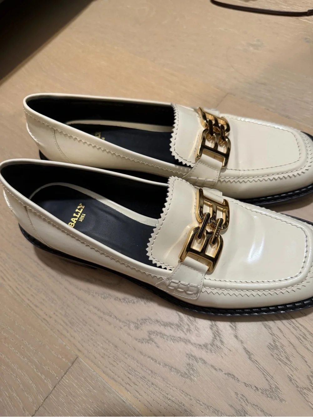 Bally Ellyane Loafer White Size 38